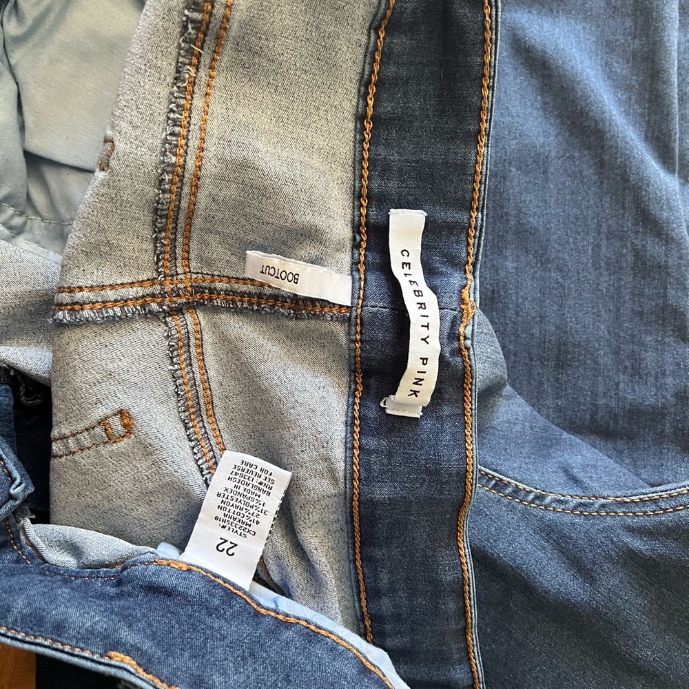 CELEBRITY PINK WONENS PLUS 22W JEANS
